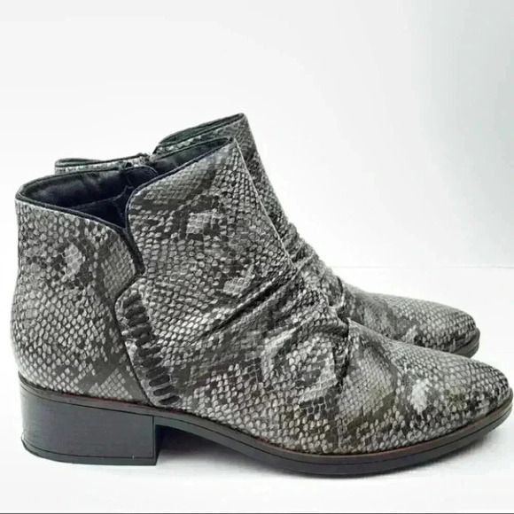 Baretraps Miesha ankle booties size 9.5 gray - Picture 12 of 12